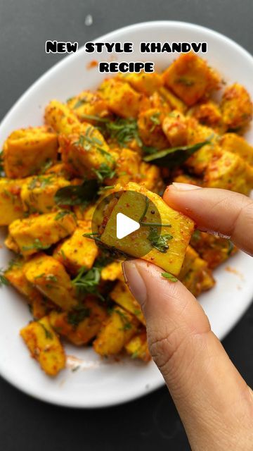 Foodie Gujarati on Instagram: "New style khandvi recipe | khandvi recipe 💁🏼‍♀️  Ingredients  🌱1 cup besan 🌱1/2 cup curd  🌱2 cup water  🌱Salt 🌱Green chilli paste  🌱Turmeric powder  🌱Mustered seeds  🌱Sesame seeds  🌱Curry leaves  🌱Hing 🌱Red chilli powder  🌱Coriander leaves   #khandvi #breakfast #yummy #cooking #vegetarian ##reelsinstagram #reelitfeelit #reel #reelkrofeelkro #reelsvideo #foodporn #food #foodpic #foodlover #foodblogger #foodblog #foodheaven #foodgram #foodstylist #yummy #yumm #yummyfood #yummm #streetfood #amazing #support #trending #trend #reelsinsta" Besan Recipe, Jowar Khichdi Recipe, Rava Kesari Recipe, Besan Ka Chilla Recipe Video, How To Make Khichdi, Rava Kesari Recipe Video, Khandvi Recipe, Chilli Paste, Indian Cooking Recipes