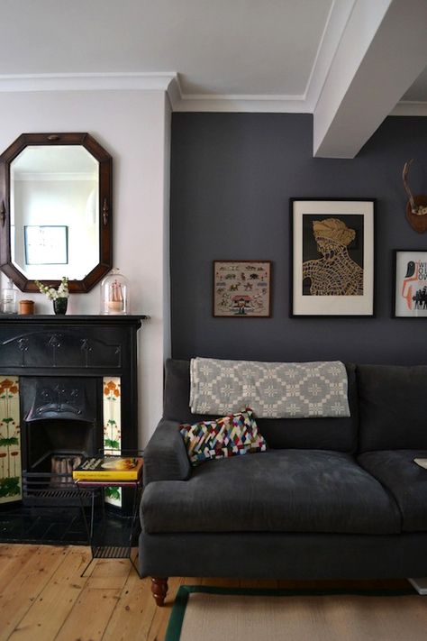 A Few Ways to Change It Up at Home for Under 10 Dollars Townhouse Chicago, Bg House, Charcoal Walls, Victorian Townhouse, Decoration Inspiration, Living Room Grey, Exterior House, New Living Room, A Living Room