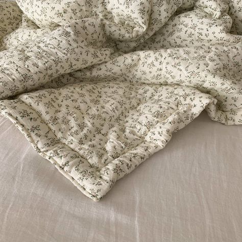 Quilted Blanket - Darlings buds Floral - Child Boutique Floral Blankets, Claremont House, Room Moodboard, Neutral Quilt, Floral Throw Blanket, Future Bedroom, Cot Blankets, Childrens Clothing Stores, Single Beds