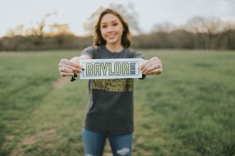 Going To College Photoshoot, Senior Picture College Reveal, College Reveal Picture, College Acceptance Pictures, College Decision Pictures, College Commitment Pictures, College Announcement Pictures, Graduation Photos College, College Photoshoot