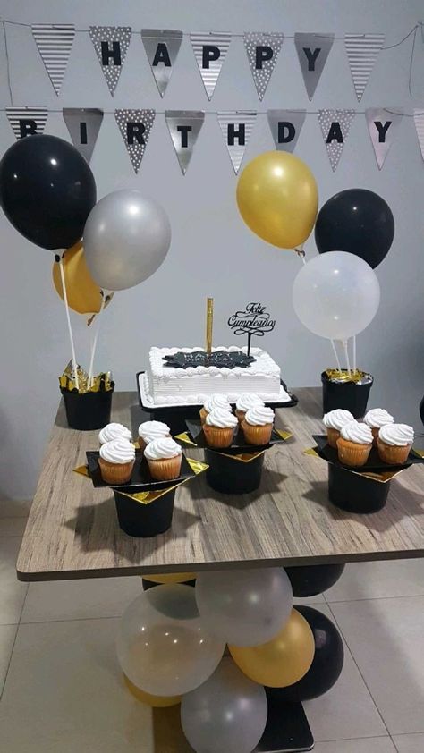 Man Bday Decoration Ideas, Small Birthday Decorations Simple Men, Simple Birthday Decoration At Home Ideas For Men, Simple Birthday Decorations For Men, Surprise Birthday Decorations, 18th Birthday Party Themes, Birthday Decorations For Men, Simple Birthday Decorations, Office Birthday