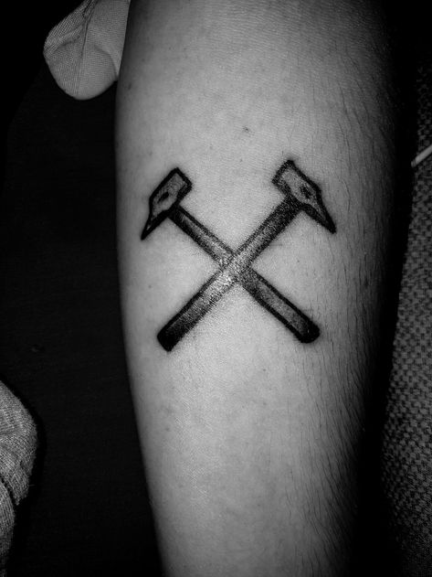 West Ham Tattoo Ideas, West Ham Tattoo, Hammer Tattoo Design, Ham Tattoo, Hammer Tattoo, Moth Tattoo, Traditional Tattoo Design, Design Drawings, West Ham