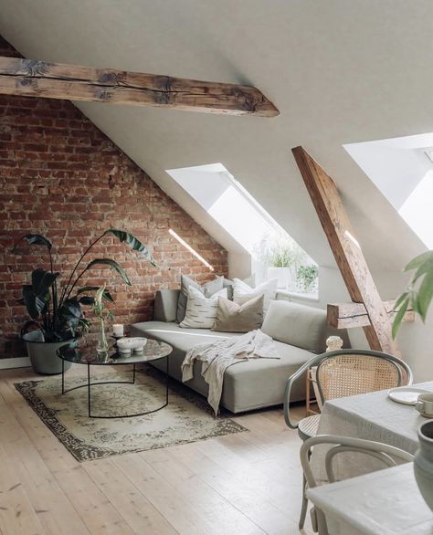 Calm Interior Design Inspiration, Poddasze Ideas, Attic Apartment Ideas, Attic Living Room Ideas, Attic Living Room, Converted Barn Homes, Home Accessories Ideas, Accessories Living Room, Attic Bedroom Designs