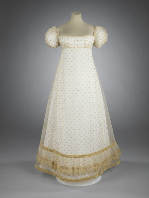 Dress | V&A Explore The Collections Regency Walking Dress, 1810s Dress Regency Gown, 1810s Dress, Regency Day Dress, Regency Ball Gown, 1820 Fashion, Regency Dresses, A Stitch In Time, Ancient Dress