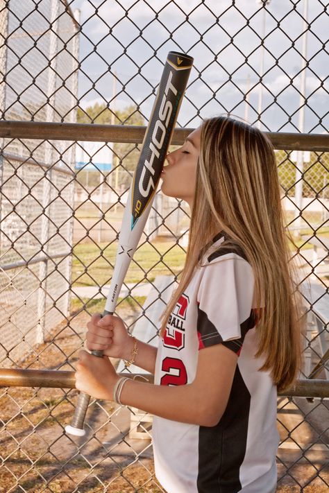 Softball Pics Poses, Softball Media Day Pictures, Softball Senior Picture Ideas, Softball Senior Pictures Poses, Softball Pictures Poses Individual, Softball Photoshoot Ideas, Softball Media Day Poses, Softball Media Day, Softball Portraits