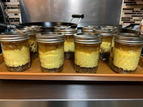 Delectable Delights: Homemade Caramel Apple Cheesecake in a Jar Mason Jar Cheesecake, Homemade Caramel Apple, Apple Topping, Desserts Cheesecake, Caramel Apples Homemade, Mason Jar Desserts, Cheesecake In A Jar, Caramel Apple Cheesecake, Apple Cheesecake