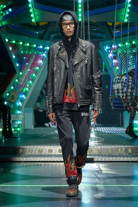 Philipp Plein Spring 2024 Ready-to-Wear Fashion Show | Vogue Phillips Plein, Philip Plein, Roller Disco, Biker Pants, Anti Fashion, Miami Fashion, Philipp Plein, Tailored Jacket, Spring 2024