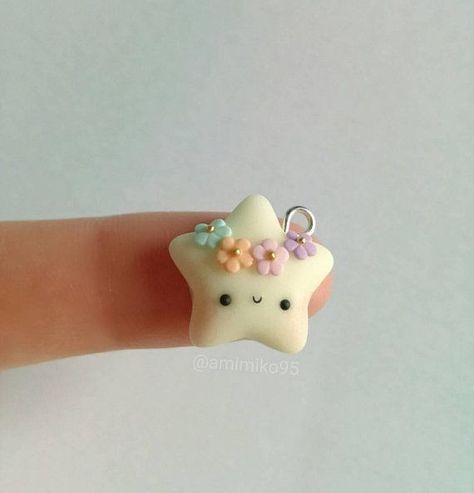 Dark Flower Crown, Fimo Kawaii, Crafts Clay, Clay Crafts For Kids, Polymer Clay Kawaii, Clay Keychain, Polymer Clay Flower Jewelry, Diy Air Dry Clay, Tanah Liat