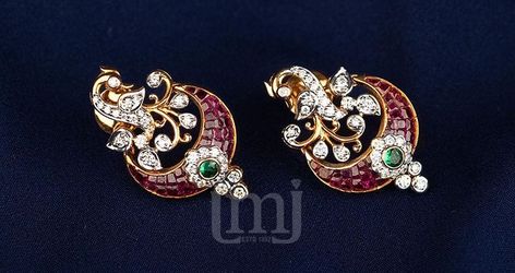 Ear Studs Indian Gold, Gold Daily Wear Earrings, Dimand Earing, Ear Studs Indian, Gold Jumkas, Deity Jewellery, Studs Indian, Big Earrings Gold, Daily Wear Earrings