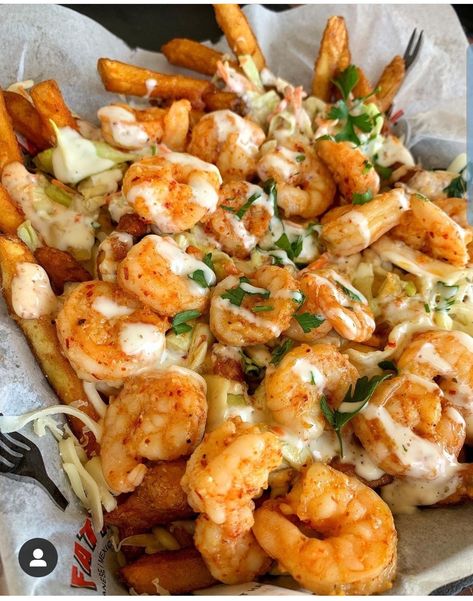 Loaded shrimp fries Steak And Shrimp, Loaded Fries, Food Goals, Food Obsession, French Fries, Pretty Food, Food Cravings, I Love Food, Amazing Food