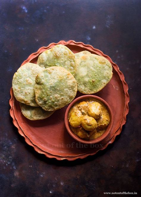 Koraishutir Kochuri/Peas Kachori Bengali Food Photography, Bengali Food Thali, Bengali Thali, Sunday Food, Indian Food Photography, Food Flatlay, Food Pic, Bengali Food, Sunday Breakfast