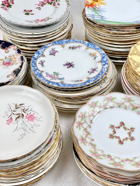 Let me curate a perfect set of mismatched dessert plates for your special event. If you want a certain colour scheme or look whether it be pinks, yellows, blues, or garden colours, I can work with you in up to quantities of up to 50. Perfect for weddings, showers, tea parties large or small. A minimum of 2 plates must be purchased. The dessert plates range in size from 15.2cm to 18 cm across (6"-7"). All vintage plates are in excellent condition with no chips or cracks but as with all vintage pi Vintage Plates Wedding, Plates Wall Decor, China Dessert, Vintage Table Setting, Plates Wall, Wall Decor Wedding, Mismatched China, Dessert Aux Fruits, Vintage Dessert