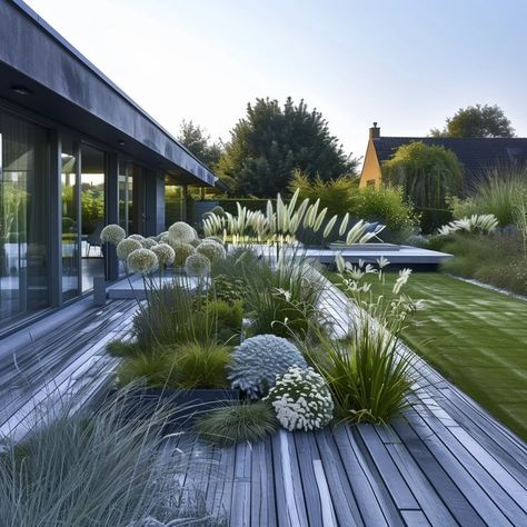 Modern perennial garden inspiration Garden Design Inspiration, Perennial Garden Design, Piet Oudolf, Garden Landscape Design, Perennial Garden, Garden Inspiration, Garden Landscaping, Planting, Landscape Design