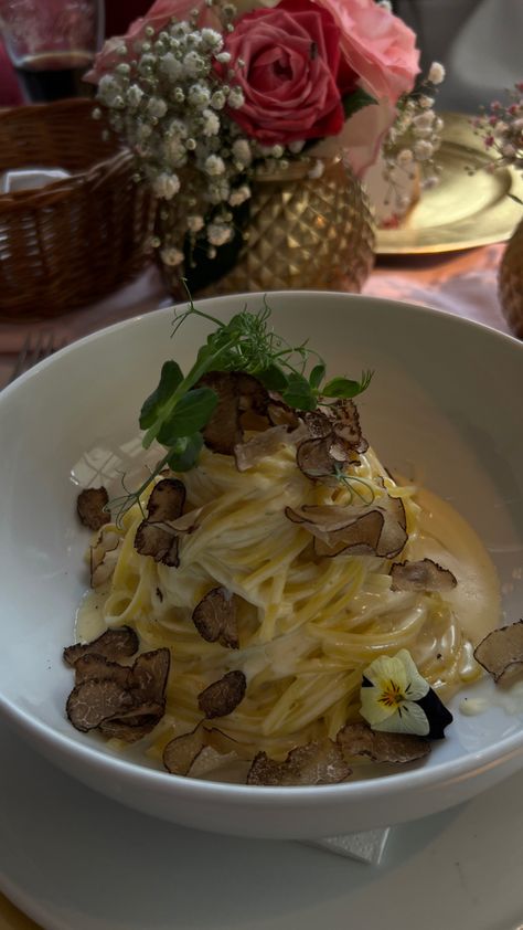 Truffle Trüffel aesthetic instagram Photography Fotografie Ästhetik Berlin Luxury Pasta Aesthetic, Luxury Pasta, Truffle Pasta Recipe, Alkaline Dinner, Fancy Pasta, Truffle Pasta, Pasta Night, K Food, Paris Luxury