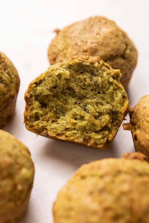 Hulk Muffins, Food Story, Filled Muffins, Baking Muffins, Green Banana, Sweet Treats Recipes, Mouthwatering Recipes, Cinnamon Banana, Recipe Board