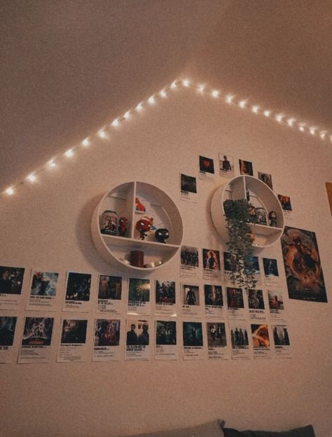 #marvel #marvelwall #aesthetic #avengers #roomtour #roominspo <3 Marvel Bedroom Ideas Aesthetic, Red Room Marvel Aesthetic, Marvel Room Ideas, Marvel Room Decor, Florida Apartment, Marvel Decor, Marvel Bedroom, Avengers Room, Spiderman Room