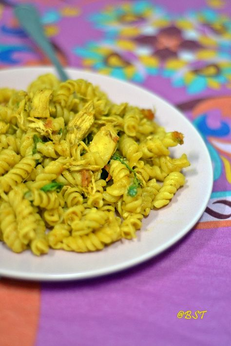 Chicken Curry Pasta Curry Chicken Pasta, Yogurt Curry, Curry Pasta, Recipe Folder, Pasta Chicken, Chickpea Pasta, Chicken Meals, Health Dinner Recipes, Chicken Curry