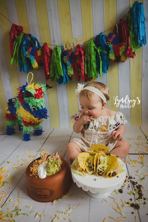 These 'Taco Smash' First Birthday Photos Are Everything Smash Cake Alternative, Taco Twosday, Fiesta Birthday Party, Mexican Birthday, Second Birthday Ideas, Twin First Birthday, Fiesta Birthday, 5 De Mayo, Mexican Party