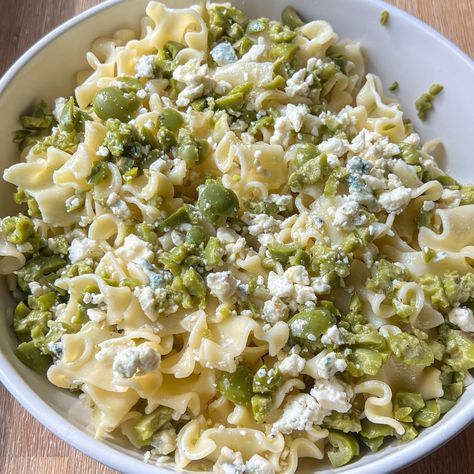 This refreshing Dirty Martini Pasta Salad recipe is a must for martini lovers! Perfect for hot summer days with a cocktail in hand! Dirty Martini Salad Dressing, Dirty Martini Pasta Salad, Green Olive Pasta Salad, Dirty Martini Pasta, Martini Pasta, Dirty Martini Recipe, Roasted Summer Vegetables, Blue Cheese Stuffed Olives, Meal In A Bowl