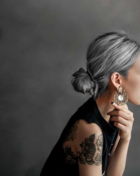 Top 30 Gray Hair Ideas For You To Explore (2022 Updated) 10 Going Grey Gracefully, Grey Hair Don't Care, Long White Hair, Gorgeous Gray Hair, Grey Hair Inspiration, Silver Sisters, Beautiful Gray Hair, Going Grey, Silver Grey Hair