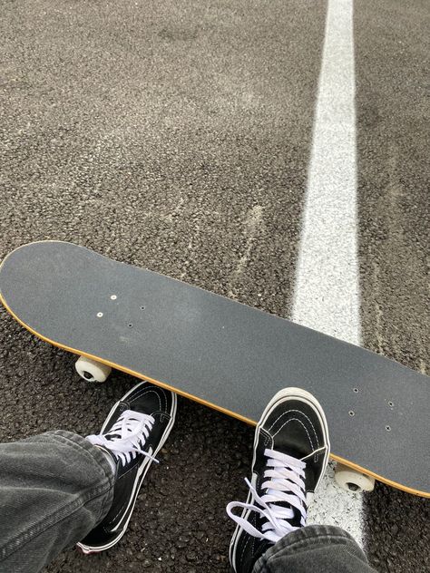 Skateboard Guy Aesthetic, Ethan Aesthetic Core, Skateboard Aesthetic Boy, Skater Aesthetic Boy, Skate Asthetic, Maria Aesthetic, Aesthetic Skateboard, Tennis Vans, Vans Aesthetic