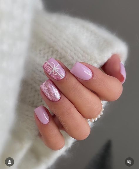 Nail Art Noel, Ideas Navideñas, Manikur Kuku, Red Christmas Nails, Milky Nails, Pink Glitter Nails, Cute Christmas Nails, Christmas Nails Easy, Nagel Tips