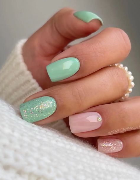 Embrace the new season with these trending spring nails! From these short mint green nails with glitter, to other simple designs in fun colors, discover the perfect inspiration for your spring nail art. Pink Nail, Spring Nail, Spring Nails, Skin Tone, Manicure, Nail Designs, Nails, Skin, Green