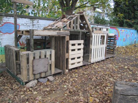 Outdoor Playroom, Pallet Fort, Trapper Cabin, Outdoor Forts, Backyard Fort, Preschool Playground, Outdoor Play Space, Outdoor Learning Spaces, Outdoor Play Spaces