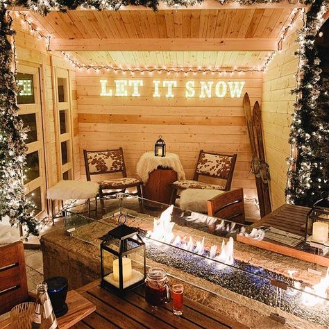 Apres Ski Christmas Decor, Apres Ski Decorations, Ski Lodge Party College, Ski Lodge Christmas Decor, Ski Christmas Decor, Apres Ski Decor, Apres Party, Ski Lodge Christmas, Ski Lodge Party