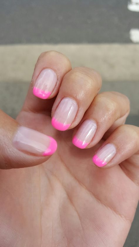 French Tip Shellac Nails Pink, Nails Pink Tips French, Pink French Tip Nails Squoval, French Manicure Rose, Neon Pink Gel Nails, Pink French Manicure Nails, Hot Pink French Tip Nails, Preppy Nails, French Tip Gel Nails