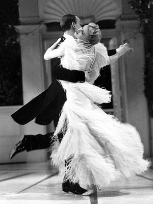 Fred Astaire & Ginger Rogers Top Hat 1935, Fred Astaire And Ginger Rogers, Fred And Ginger, Woman Dancing, Jitterbug, Star Dust, Ginger Rogers, Shall We Dance, Fred Astaire