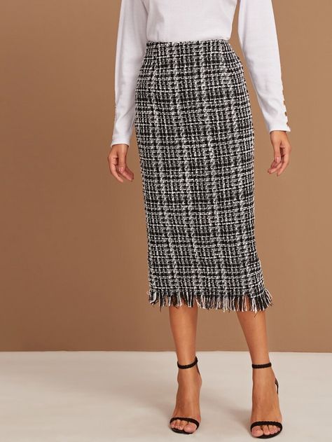 Free Returns ✓ Free Shipping On Orders $49+ ✓. SHEIN Raw Hem Tweed Skirt- Women Skirts at SHEIN. Tweed Skirt Outfit, Tweed Midi Skirt, White Skirt Outfits, Long Skirt Outfits, Estilo Real, Casual Skirt Outfits, Black Jeans Outfit, Tweed Pencil Skirt, Winter Skirt