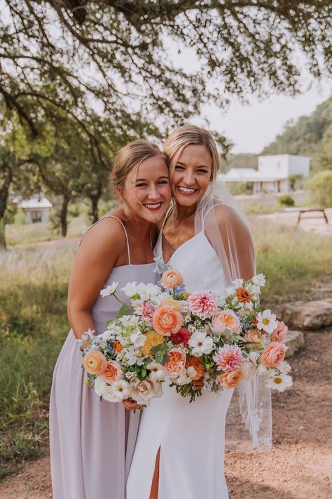 Bridesmaid Dresses With Wildflowers, Bridesmaid Dresses Spring Colors, Bridesmaid Colours, July Wedding Flowers, Spring Wedding Bridesmaids, Green Spring Wedding, Bridal Parties Colors, Colorful Wedding Bouquet, Spring Bridesmaid Dresses