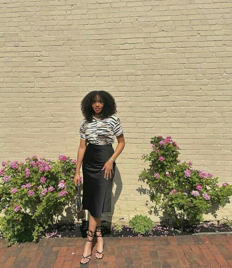 Bodycon Skirt Outfit Work, Cooperate Skirts Outfits, Modest Dresses Black Women, Church Girl Outfits Black Women, Black Modest Outfits, Modest Outfits Black, Corporate Dresses Offices Classy, Church Skirt Outfit, Modest Fashion Black Women