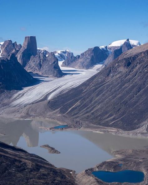 Parks Canada on Instagram: "Auyuittuq National Park is truly one of our country's natural hidden gems. ❤ This unique place is an outdoor enthusiast's dream with its vast glaciers, steep fjords and winding river valleys. 😍 Would you like to be a star for a moment? 🌟 Then be sure to tag us in your Parks Canada adventure photos for a chance to be featured on our pages! 🤞 📷: @jdelgrosse 📍: Auyuittuq National Park . . . . . #AuyuittuqNationalPark #NationalPark #ParksCanada #Nunavut #Canada #Natu Auyuittuq National Park, Nunavut Canada, Winding River, Parks Canada, Unique Place, Adventure Photos, Dog Sledding, Hidden Gems, North America