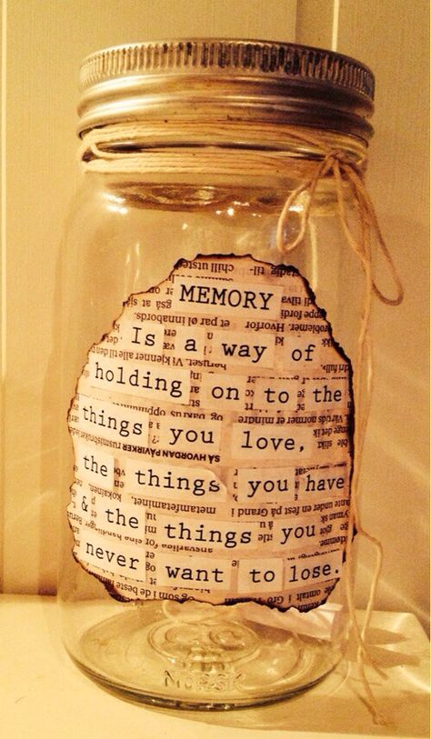 fill a memory jar starting January 1st, open it December 31st and read all the memories from that year 365 Jar, Memory Jars, Memory Jar, Anniversaire Diy, Jar Gifts, Memorial Service, Mason Jar Crafts, Jar Crafts, Diy Birthday Gifts