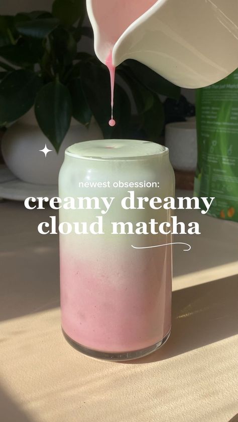 RYZE SUPERFOODS | We tried the viral Strawberry Cloud Matcha and it did NOT disappoint… 🍓✨ This dreamy latte is not just pretty to look at.. it’s also an… | Instagram Cute Coffee Drinks, Boujee Drinks, Aesthetic Drinks Recipe, Lattes Recipes, Latte Ideas, Strawberry Matcha Latte, Matcha Drink Recipes, Drinks To Try, Strawberry Matcha