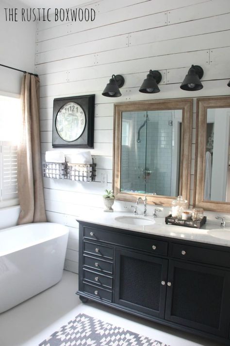 Small Farmhouse Bathroom, Farmhouse Bathroom Remodel, Rustic Farmhouse Bathroom, Bathroom Vanity Makeover, Farmhouse Bathroom Vanity, Bathroom Farmhouse Style, Bad Inspiration, Farmhouse Master, Black Vanity