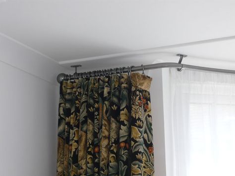 Ungathered curtain heading dressed under pole Bay Window Curtains Living Room, Bay Window Dressing, Ceiling Mounted Curtains, Bay Window Exterior, Bay Window Curtain Poles, Bay Window Design, Bay Window Treatments, Rustic Window Treatments, Bay Window Living Room