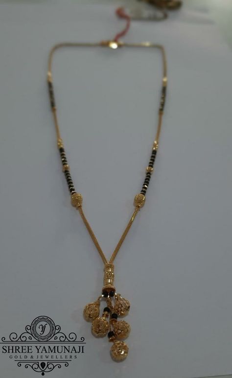 Bridal Jewelry Sets Brides, Mangalsutra Design, Pure Gold Jewellery, Black Beads Mangalsutra Design, Gold Jewelry Simple Necklace, Gold Mangalsutra Designs, Gold Chain Design, Gold Mangalsutra, Gold Bridal Jewellery Sets