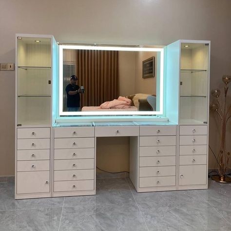 Self-love is the key to life. FLY = first love yourself. Tap if your agree, Give this 💜, Share and tag someone or maybe save it for future purchase 😍 Looking for a vanity for your new home or upgrade your old vanity to a glamorous one? Link in the bio to purchase or chat with our team for assistance ❤️ 🎀 . 🎀 . 🎀 . 🎀 #vanity #vanitymakeup #vanitymirror #vanitytable #vanityunit #VanityRoom #VanitySalon #vanitygoals #vanitystorage #vanitydecor #vanitybeautysg #makeup #makeupartist #makeupadd... Fly First Love Yourself, First Love Yourself, Dream Vanity, Beauty Room Vanity, Old Vanity, Dressing Room Decor, Easy Room Decor, White Room Decor, Luxury Room Bedroom