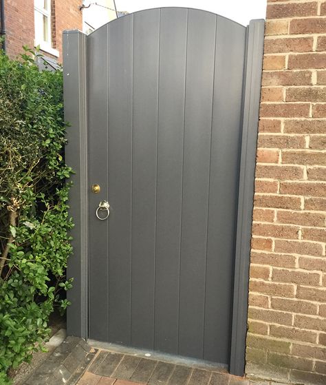 Pvc Gate, Front Garden Ideas Driveway, Barn Conversion Interiors, Plastic Fencing, Side Gate, Garden Gate Design, Composite Fencing, Timber Gates, Aluminum Fencing