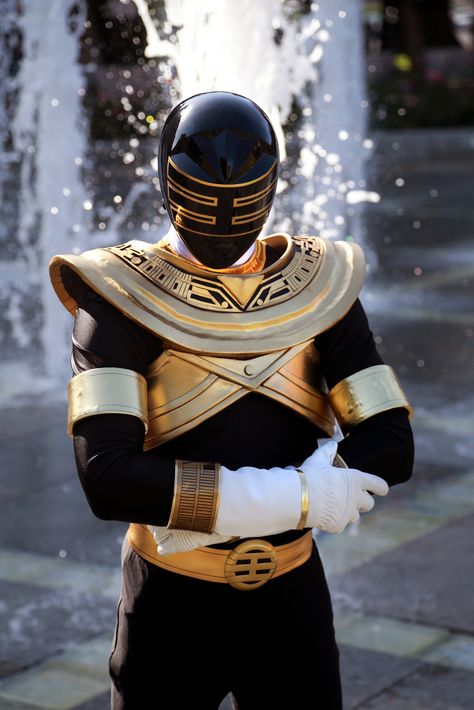 Gold Ranger - Power Rangers Zeo cosplay Gold Ranger, Zeo Rangers, Super Samurai, Power Rangers Cosplay, Power Rangers Zeo, Power Rangers Series, All Power Rangers, Black Turtle Neck, Power Rangers Art