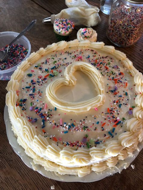 Heart Cake With Sprinkles, Sprinkles Aesthetic, Cake With Sprinkles, Sprinkles Birthday Cake, Small Birthday Cakes, Pretty Cake, Cake Aesthetic, Morgan Hill, Confetti Cake