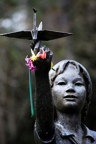 #LivingLifeInFullBloom Gardener inspired message! Sadako Sasaki and 1000 Paper Cranes Thousand Paper Cranes, Hiroshima Nagasaki, 1000 Paper Cranes, 1000 Cranes, Hiroshima Peace Memorial, Japan Destinations, Memorial Statues, Paper Cranes, Origami Paper Art