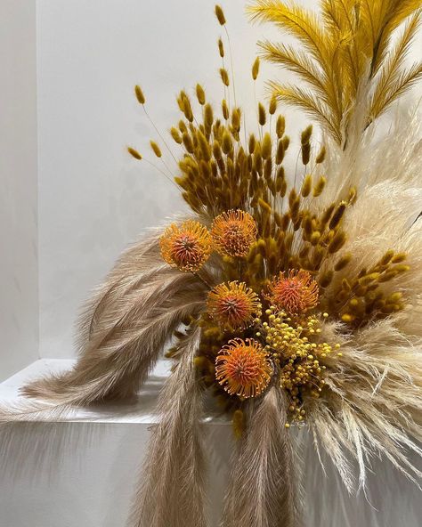 Polina Chentsova (@polina_che) posted on Instagram • Mar 5, 2021 at 8:21pm UTC Forest Enchantress, Non Flower Bouquets, Dry Flower Arrangements, Autumn Arrangements, Hotel Flower Arrangements, Vintage Flower Arrangements, Grass Centerpiece, November Flower, Dried Arrangements