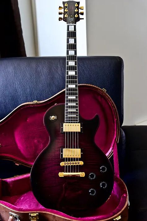 ULTRA RARE 2014 Gibson Custom Shop Les Paul Custom Purple Widow Gibson Guitars Les Paul, Dream Guitar, Sick Guitars, Beautiful Instruments, Kick Rocks, Guitar Man, Guitar Obsession, Les Paul Guitars, Gibson Guitar