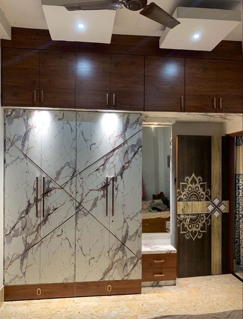 Room Farnichar Design Bedroom, Kabat Furniture Design New, Fanichar Design, Cobord Design Bedroom, Cupboard Laminates, Kabat Furniture Design, Latest Cupboard Designs For Bedroom, Wall Cupboard Designs, Sliding Wardrobe Laminate Design