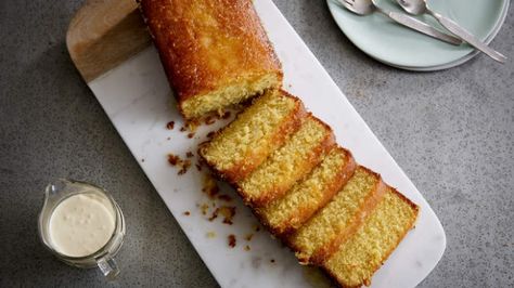 Lemon, semolina and olive oil cake Vinegar Cake Recipe, Vinegar Cake, Wheaten Bread, Olive Oil Cake Recipe, Citrus Cake, Semolina Cake, Citrus Recipes, Lemon Drizzle Cake, Drizzle Cake