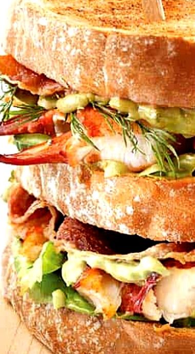 The Ultimate Lobster Club Sandwich Lobster Blt Sandwich, Shrimp Blt Sandwich, Bridgeton Wedding, Sandwiches Board, Deli Sandwiches Recipes, Lobster Sandwich, Fish Sandwich Recipes, Salad Italian, Birthday Recipes